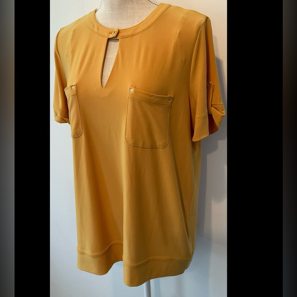 Anne Klein Honey Gold Short sleeve blouse - NWT
